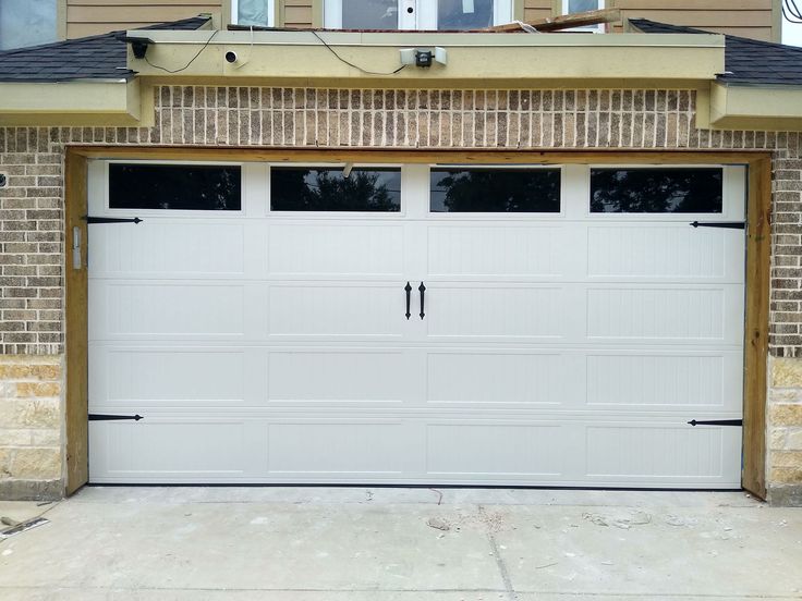 Side-Hinged Garage Doors: A Classic Alternative to Sectional Doors